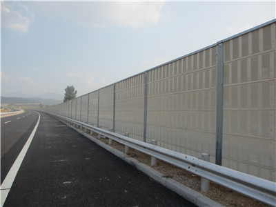 <a href=http://www.xicnet.net.cn/news_article?news_id=123>隔聲屏障</a>